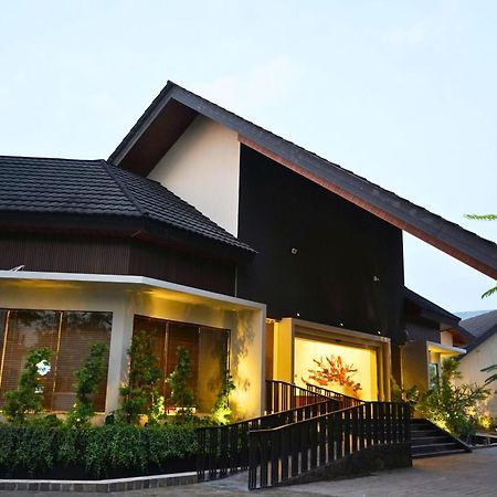 Azana Garden Hill Resort Blora Bagian luar foto